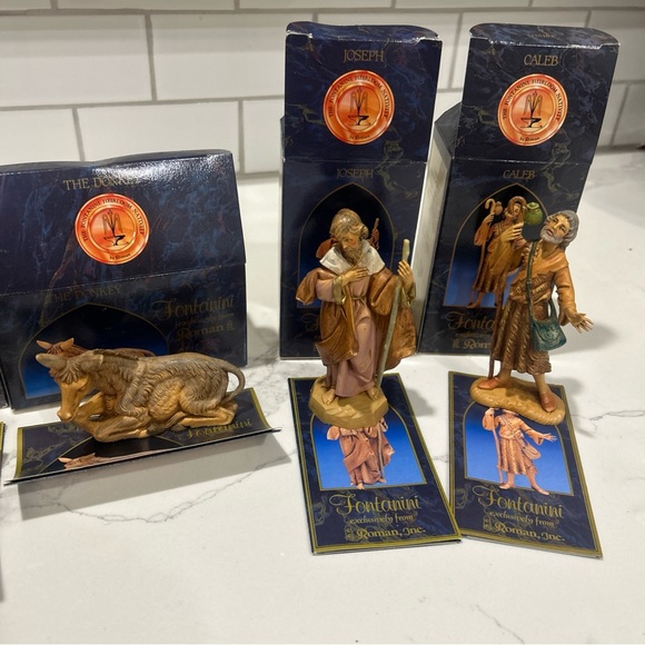 1991-93 The Fontanini Heirloom Nativity 5” Figurines (7) - Picture 6 of 14